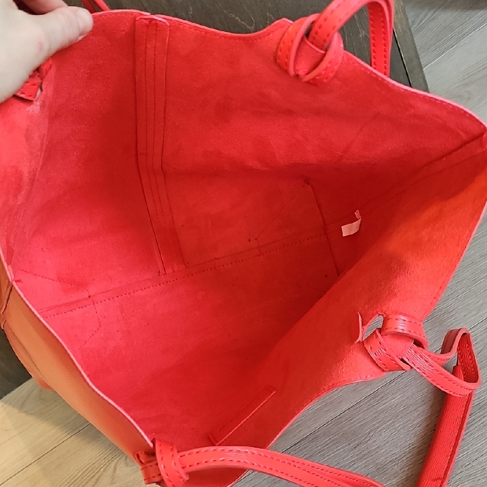 Neiman Marcus‎ Faux Leather Large Tote Bag - Picture 3 of 15